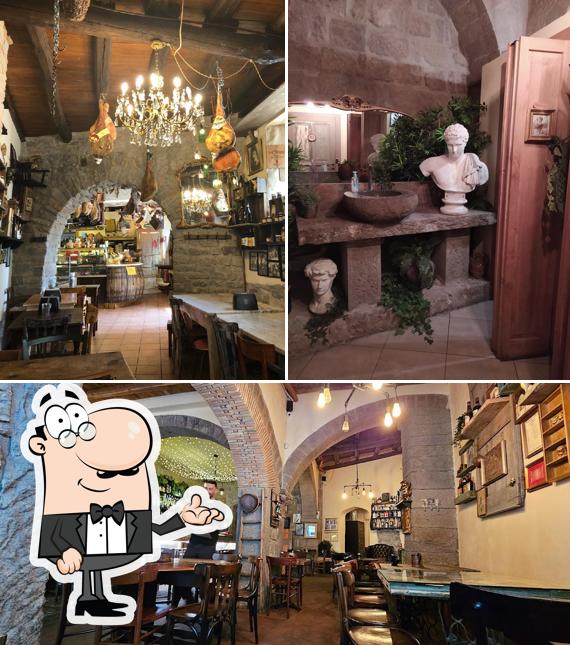 Dai un'occhiata agli interni di Cantina Dei Papi