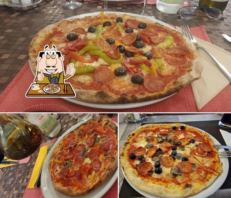 A Pizzeria Heinz, puoi assaggiare una bella pizza