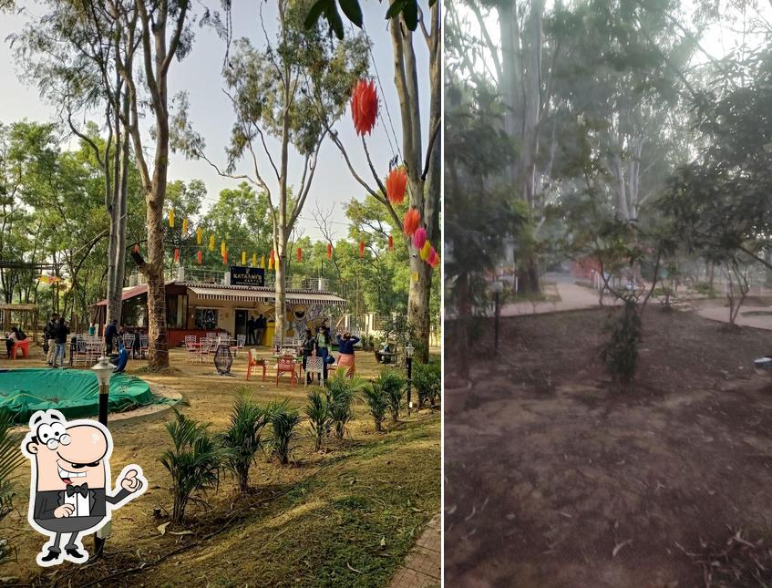 Check out how Kataani's restro cafe/restaurant looks outside