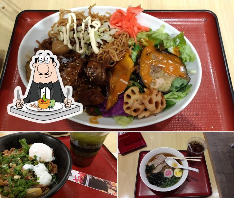 Platos en Sukiya Saude