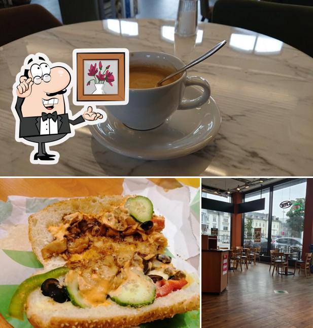 La foto della interni e cibo di Subway