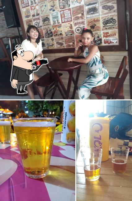 Esta é a foto ilustrando bebida e interior no Boteco Do Adriano
