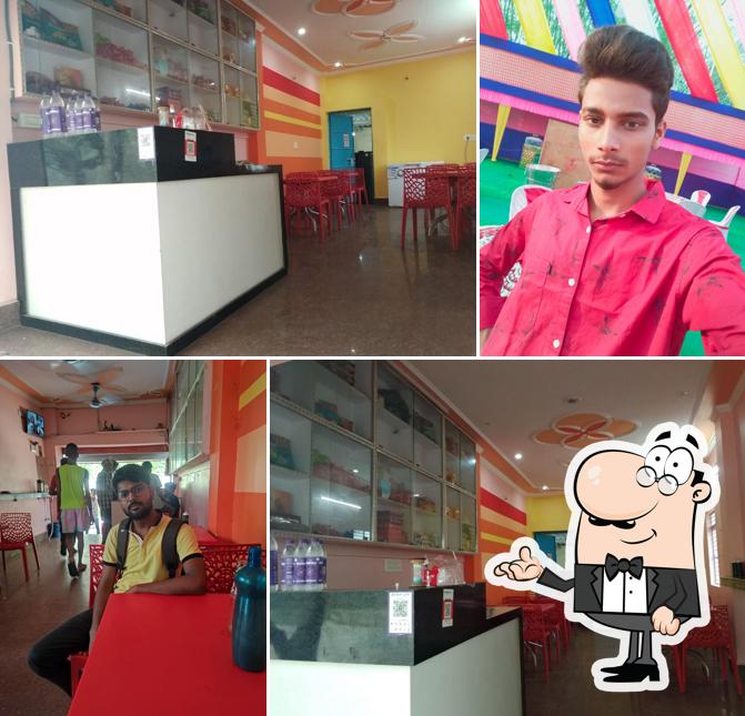 The interior of Chilis Fast Food & Resturant