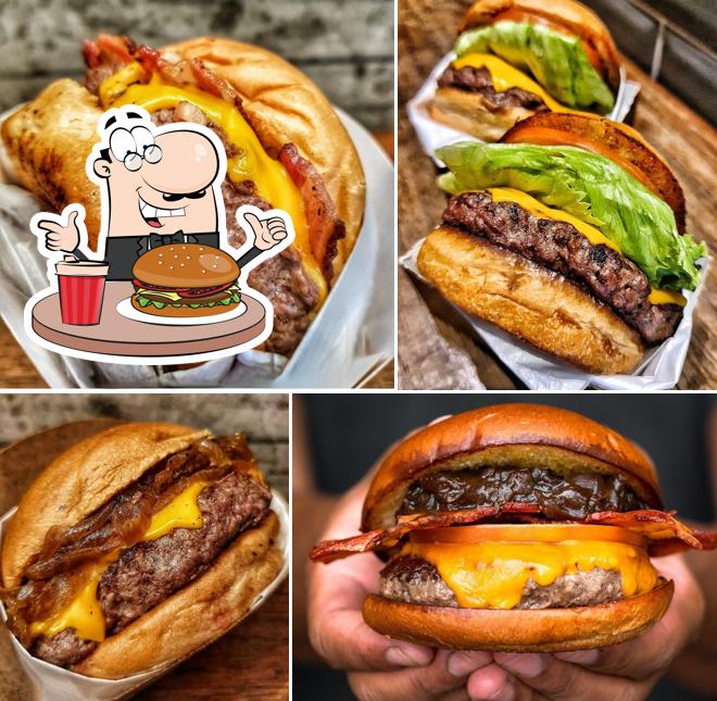 Experimente um hambúrguer no Don Chopp And Burger