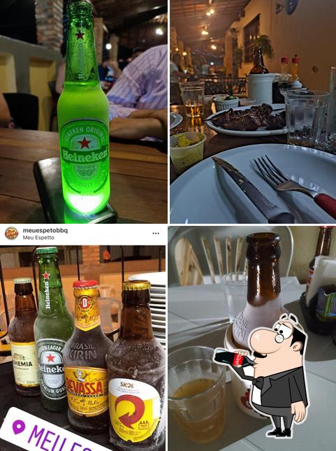 A foto da bebida e comida no Meu Espeto BBQ