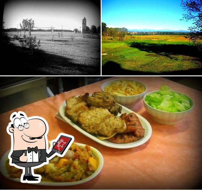 Questa è la foto che raffigura la esterno e cibo di Agriturismo "I girasoli di ranabock"