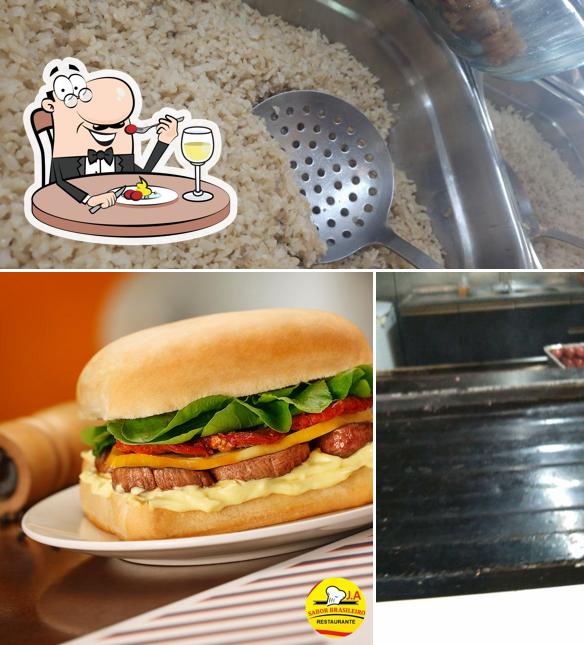 Comida em Restaurante J.A Sabor Brasileiro