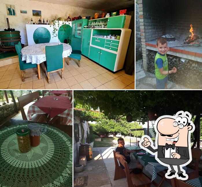 Siediti a un tavolo di Maxo