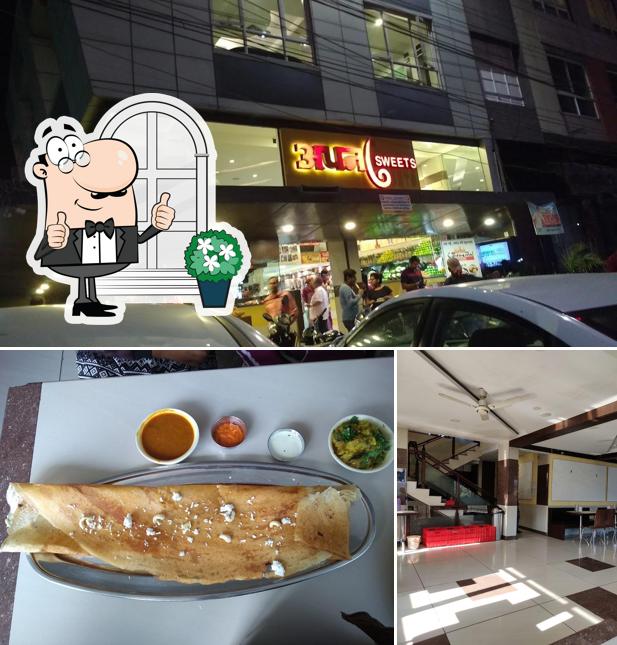 The exterior of Apna Sweets