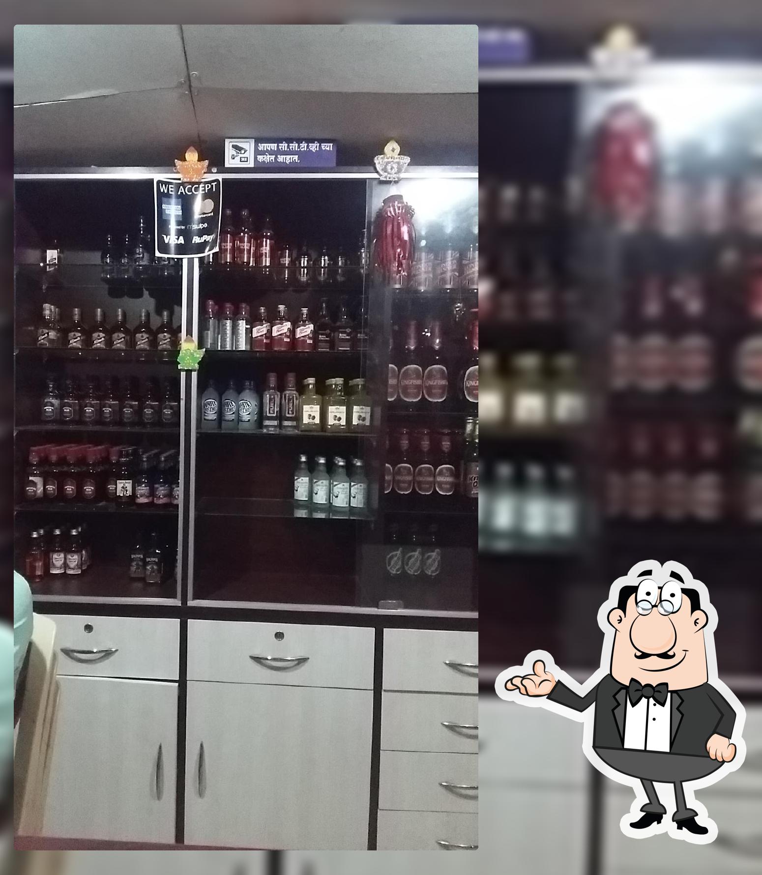 The interior of Hotel Shetkari Bhuvan