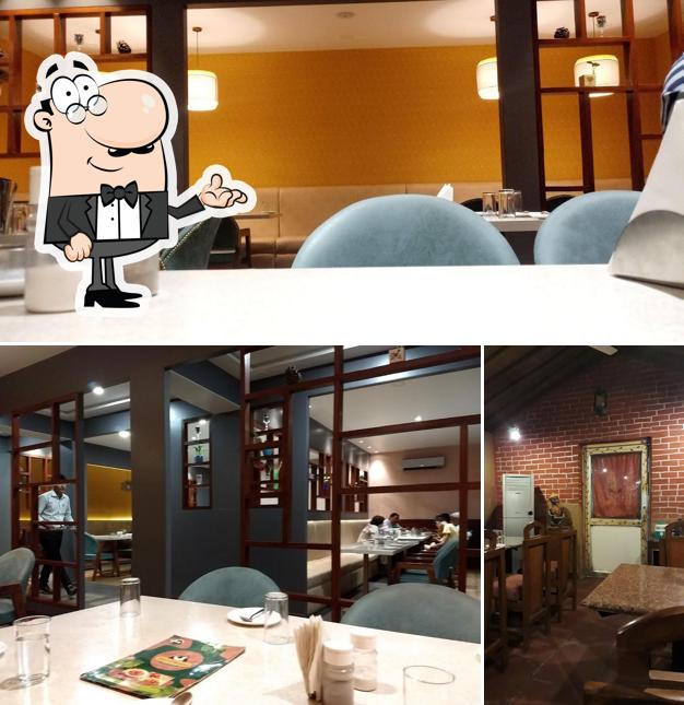 Check out how Hari Chatni looks inside