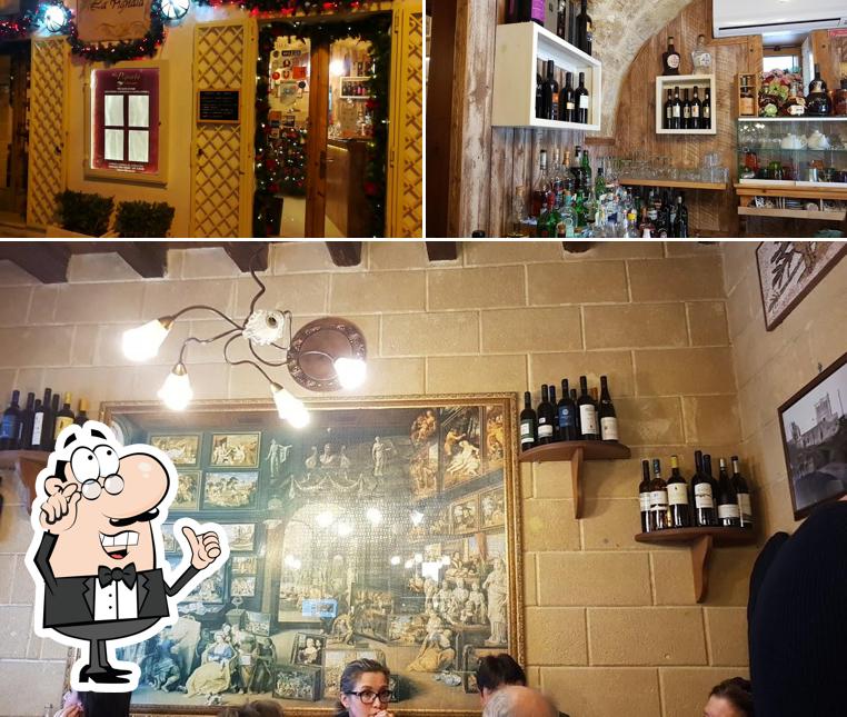 Dai un'occhiata agli interni di La Pignata