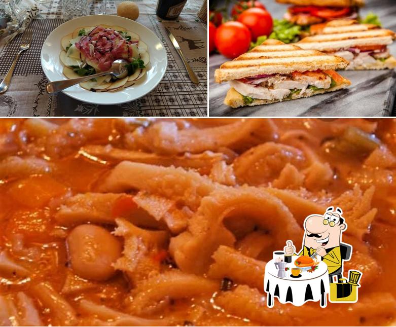 Platti al Ristorante Pizzeria Paolo - Hotel Antichi Cortili