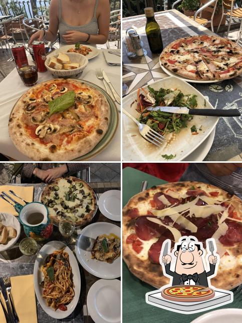 Prenditi una pizza a Ristorante Pizzeria C'Era Una Volta