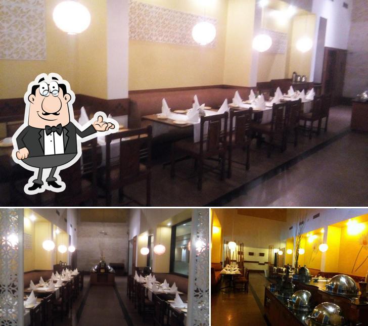 The interior of Vaishali Cafe