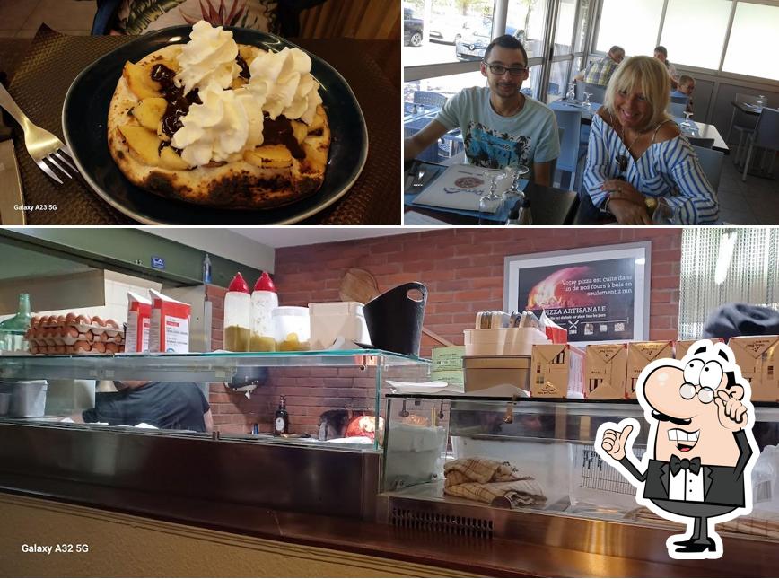 Voici la photo affichant la intérieur et nourriture sur Rimini pizzeria