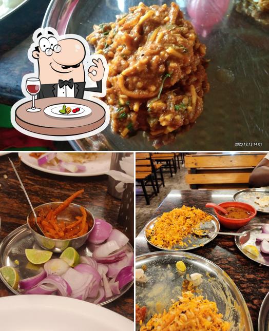Meals at Lakshmi Dhaba - ಲಕ್ಷ್ಮಿ ಧಾಬಾ