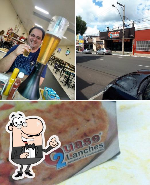 Esta é a foto ilustrando exterior e comida no Quase 2 Lanches