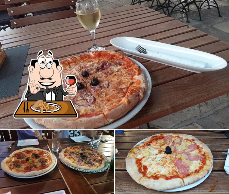 Prenditi tra le molte varianti di pizza