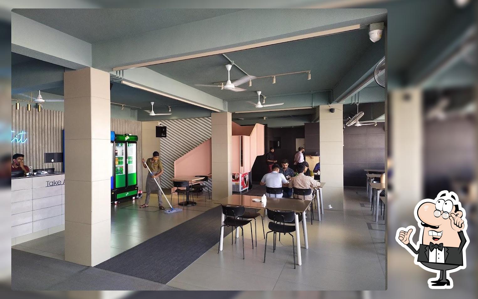 NMR'S CROSSROADS Restaurant & Grill