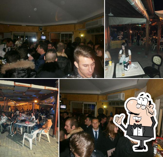 Gli interni di Bar Mediterraneo