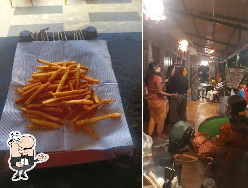 Look at the pic of The Jungle Book Cafe & Restraunt