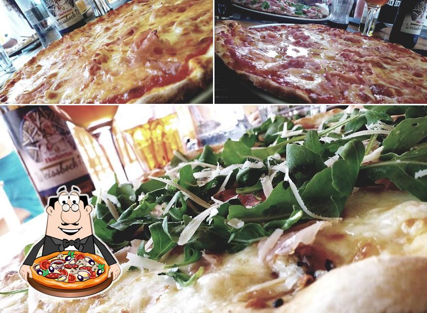 Scegli tra le svariate varianti di pizza