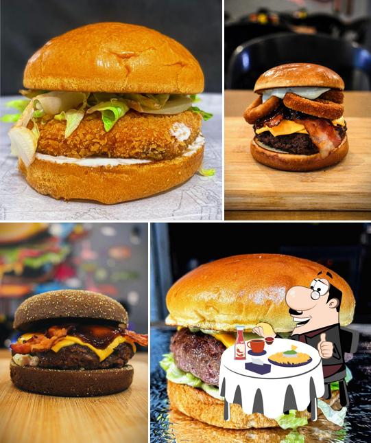 Delicie-se com um hambúrguer no Dotto Burguer