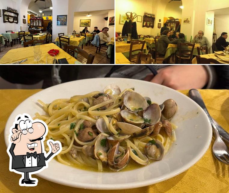 Siediti a un tavolo di Trattoria casalinga