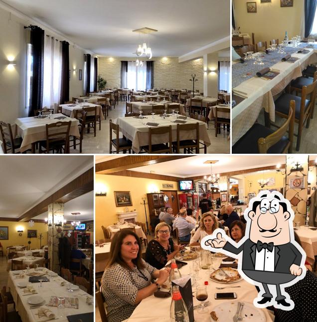 Siediti a un tavolo di La Tegola