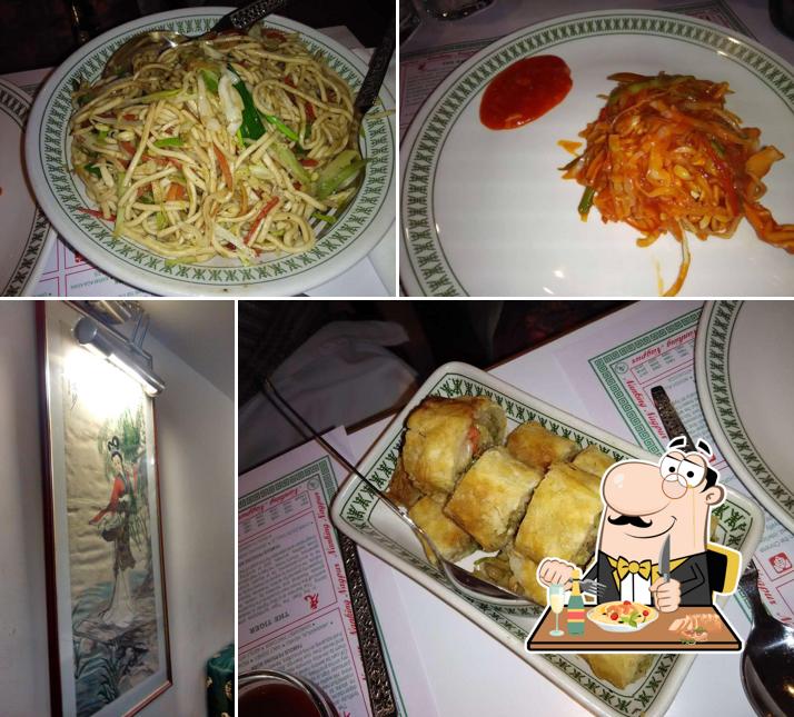 Pad thai at Nanking May Fair