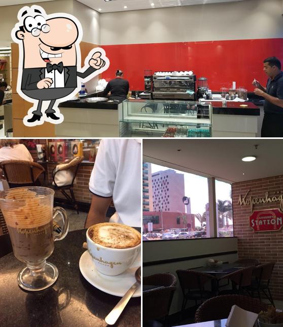 Sente em uma das mesas no Kopenhagen