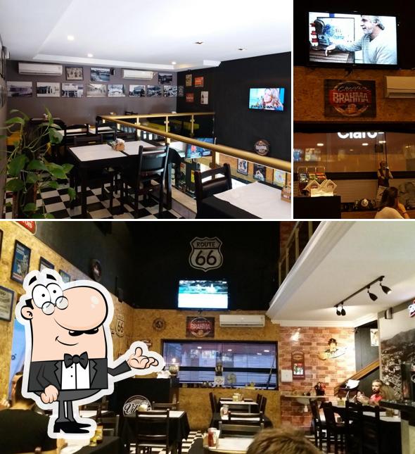 O interior do Village Restaurante e Hamburgueria