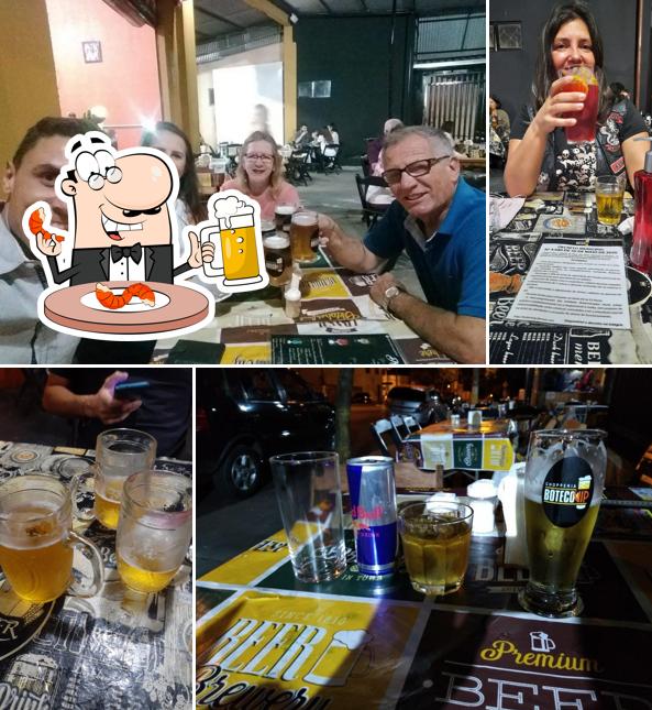 Você pode tomar uma tulipa de cerveja leve ou escura