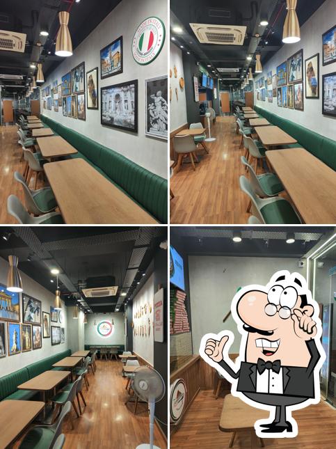 The interior of Taranovas Pizza