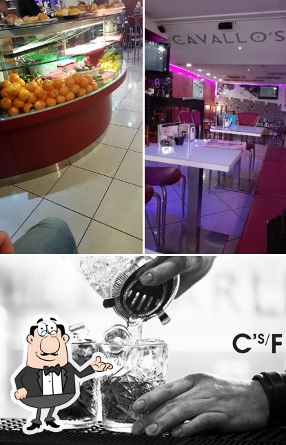 La immagine di interni e esterno da Bar al Cavallino