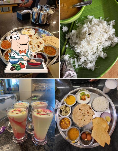 Chicken curry at Rajwadi Gaurav Veg Restaurant And Thali