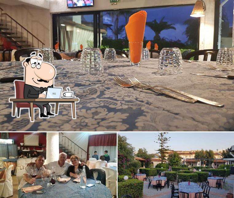 Siediti a un tavolo di SE&RI Manuja - Ristorante - Pizzeria - Sala Ricevimenti