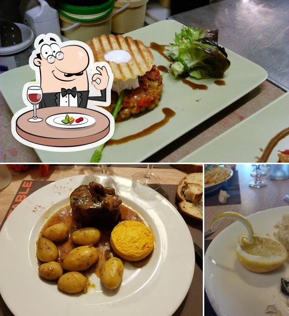 Plats à Le Set De Table