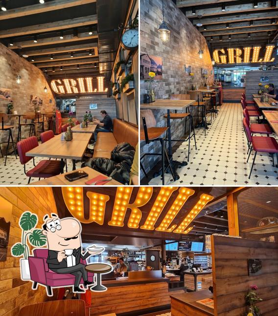 Gli interni di Cholehof Burger & Menüs