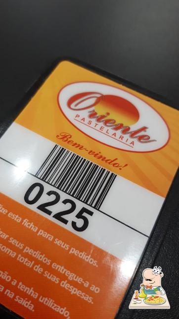Comida em Pastelaria Oriente