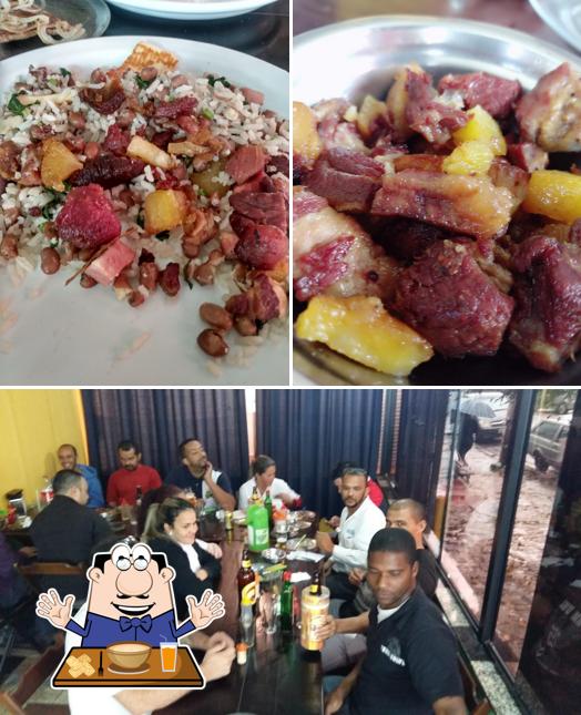 Confira a imagem ilustrando comida e balcão de bar no Casa do Norte Cervantes