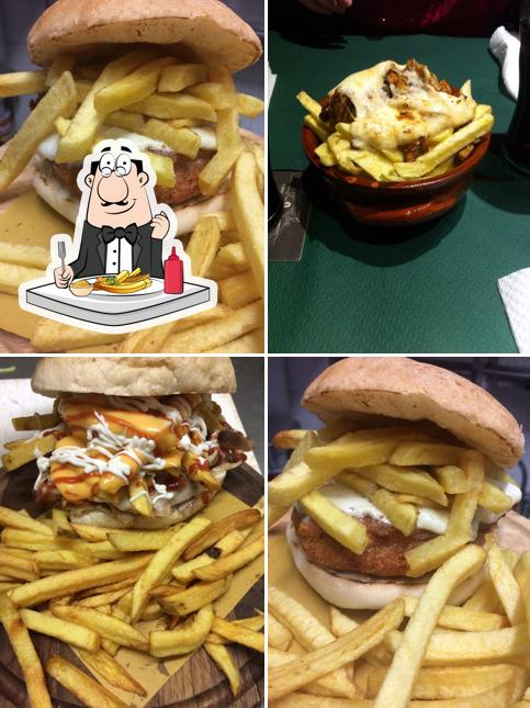 Ordina le patatine fritte a Johnny's Irish Pub