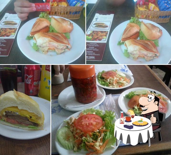 Os hambúrgueres do Coffee Corner Bar e Restaurante Consolação irão saciar diferentes gostos