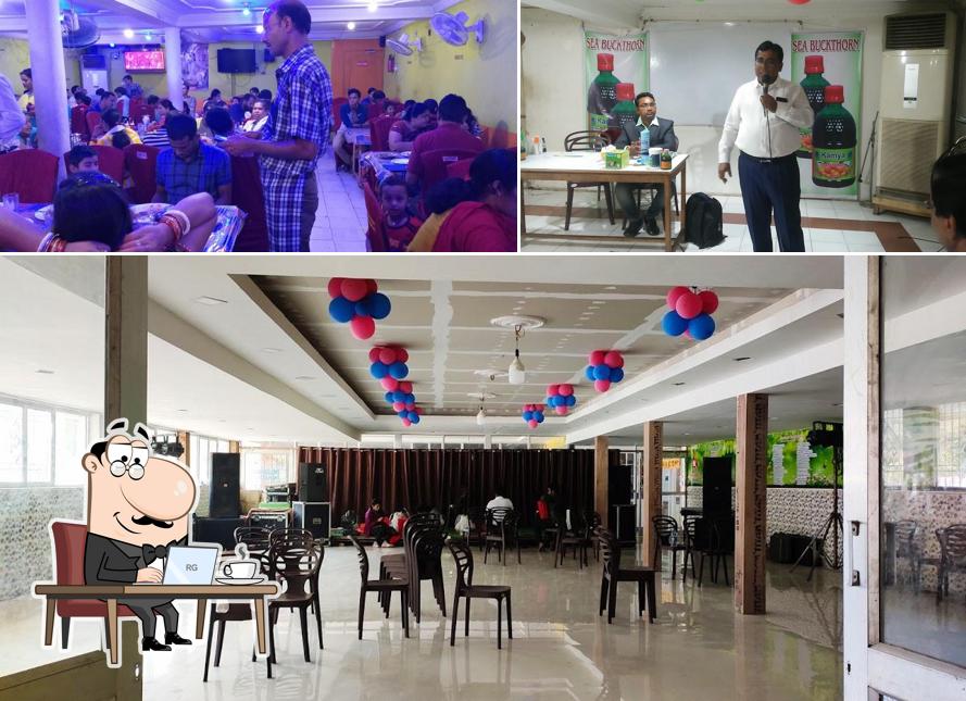 The interior of ANANDALOKE RESTAURANT