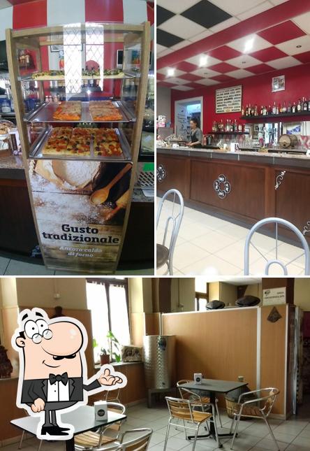 Siediti a un tavolo di Bar Stazione Susa