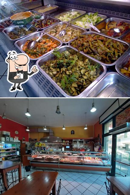 Siediti a un tavolo di Fast food Neapolis 2.0