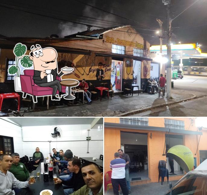 Entre diversos coisas, interior e exterior podem ser encontrados no Bar e Restaurante Tafarel