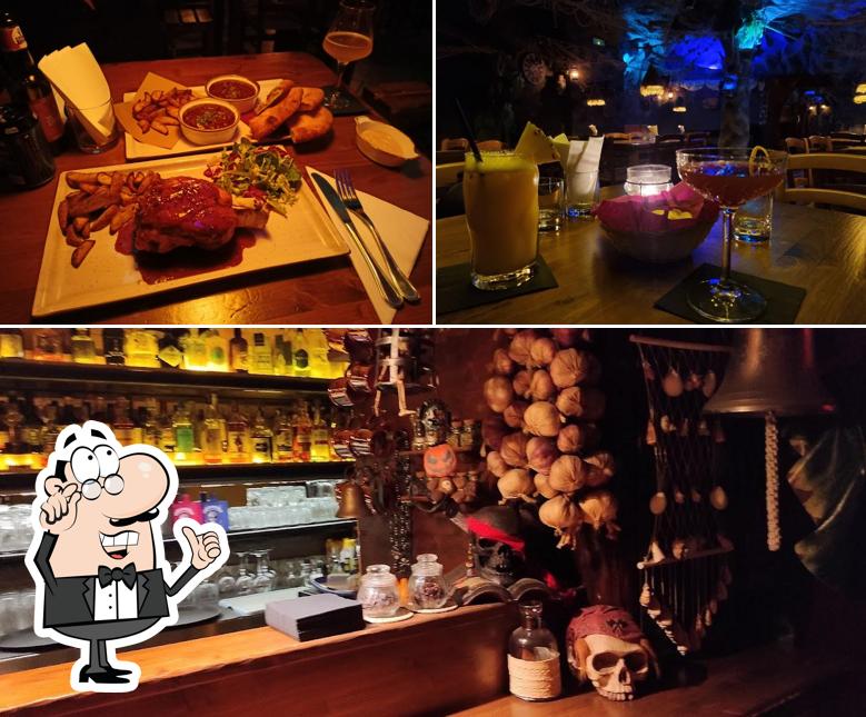 Siediti a un tavolo di Pirate's Cove