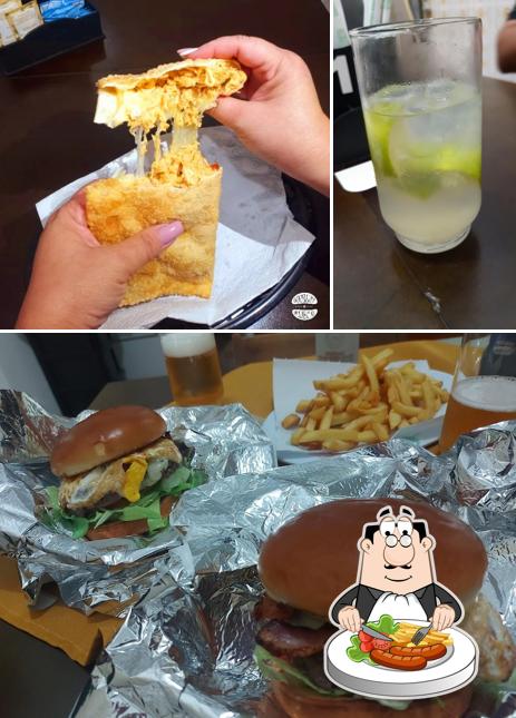 Comida em Sanduba Lanches E Porções